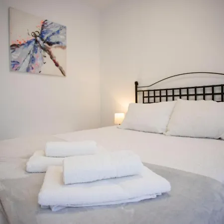 Colon 1 Apartment *