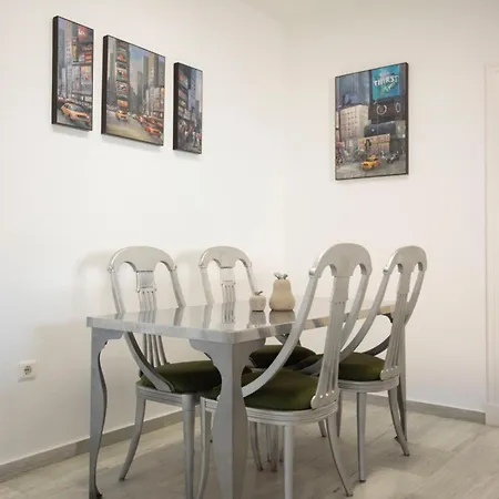 Apartment Colon 1 *
